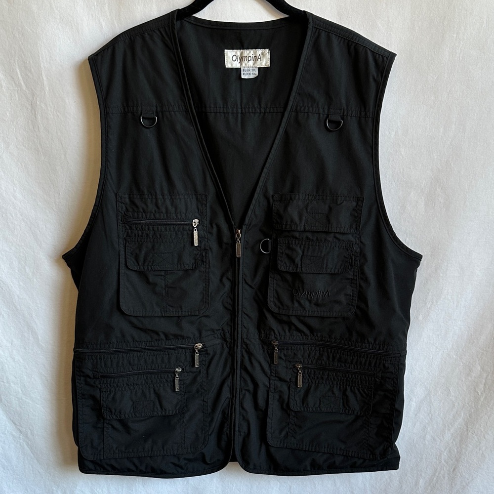 OlympinA black cargo/fishing/outdoor vest, size 2XL